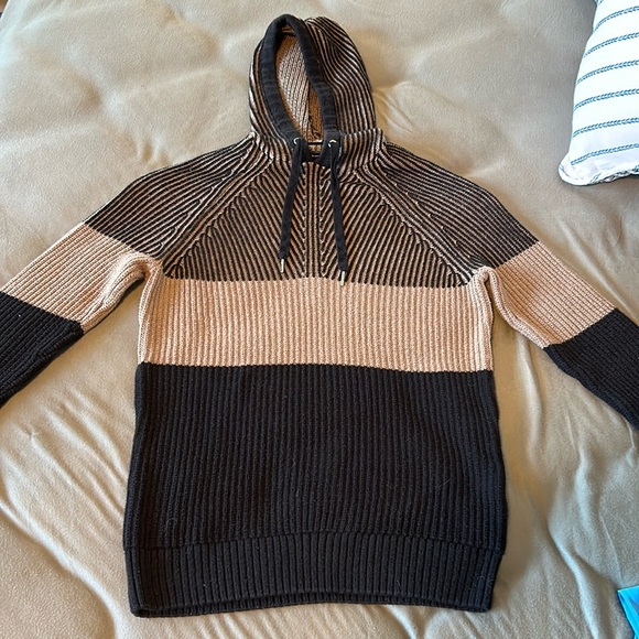 International concept hoodie sweater - Picture 1 of 4